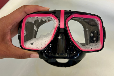 clean your prescription dive mask with a mild soap